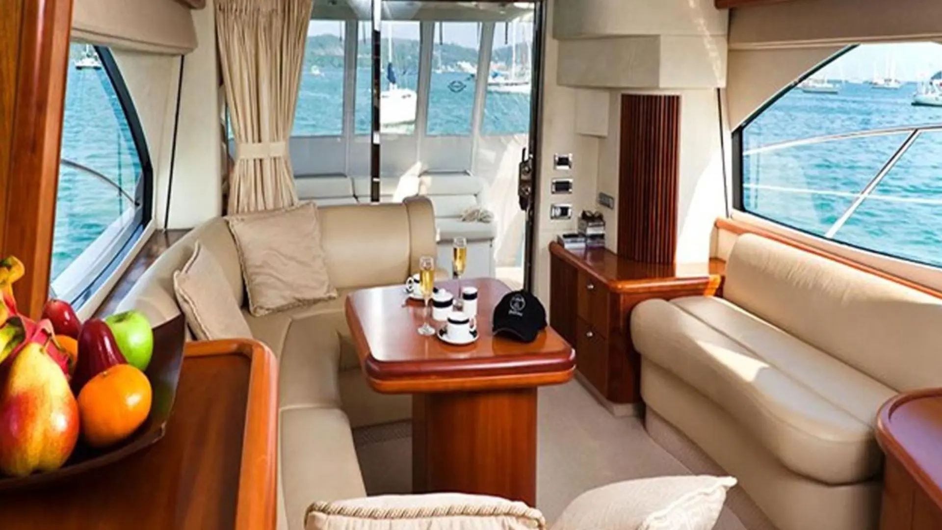 yate interior