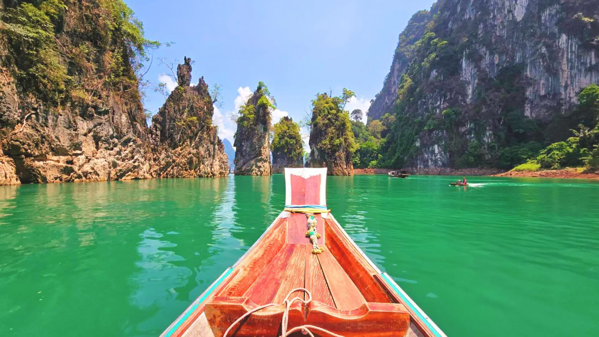 barca en khao sok