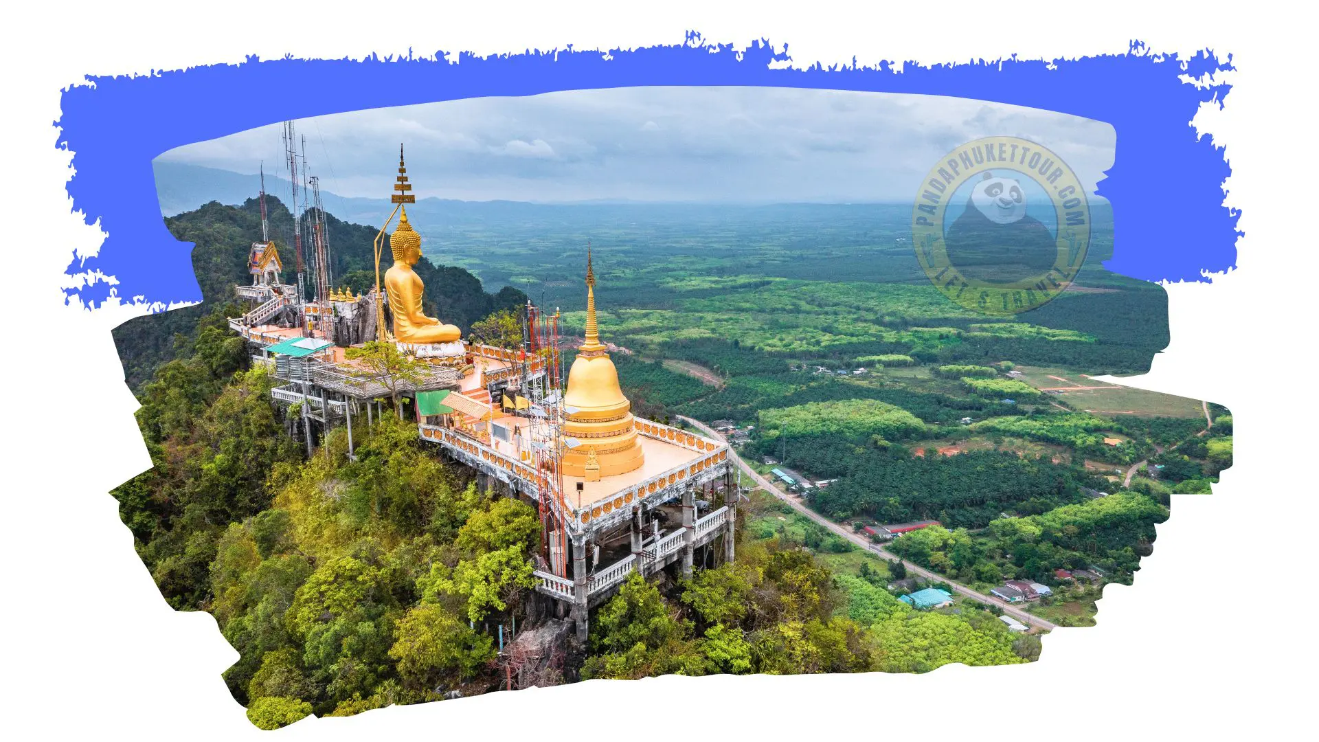 Buda dourado e pagode do Templo da Caverna do Tigre sobre a planície de Krabi, com traço azul e selo da Panda Phuket Tour