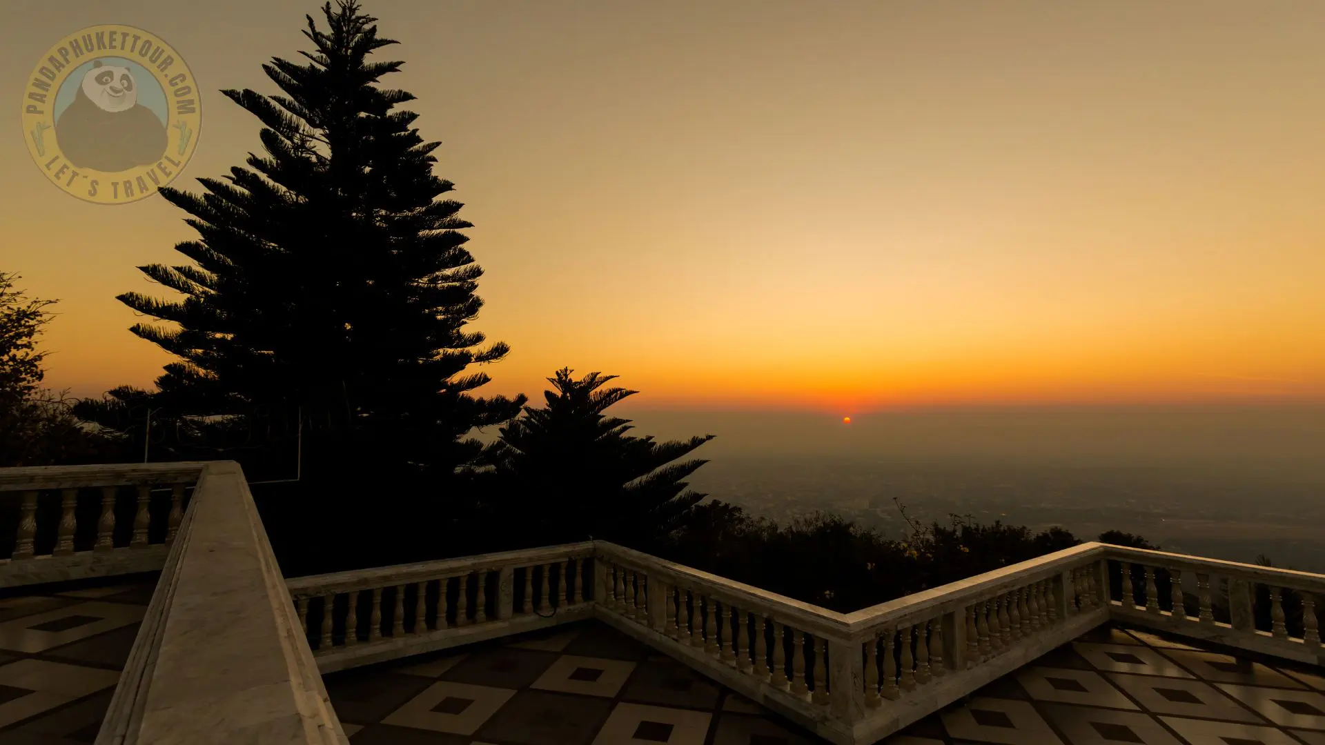 pôr do sol em chiang mai