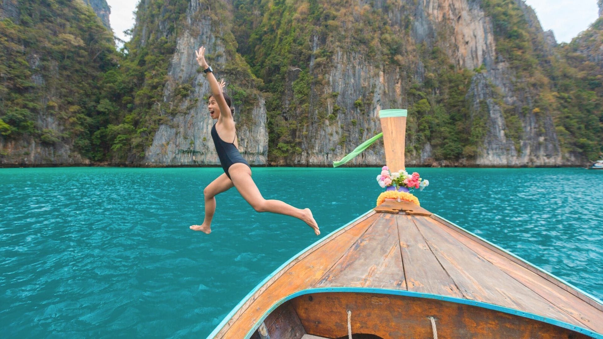 Longtail Boat en Pileh Lagoon 2 isla