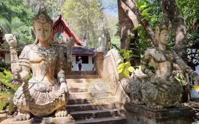 Las escaleras del templo de Doi Suthep