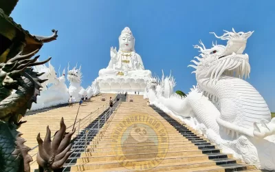 VISITA AL GRANDE BUDDHA DI CHIANG RAI WAT HUAY PLA KANG